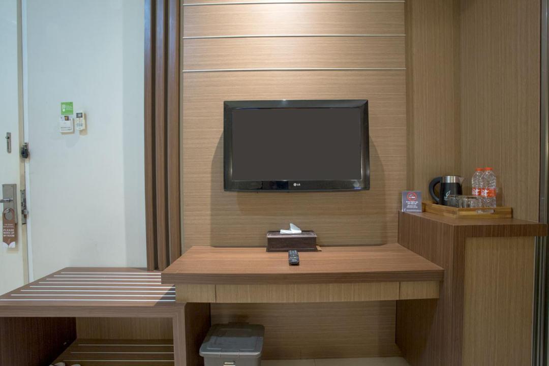 Life Emerald Hotel สุราบายา ภายนอก รูปภาพ